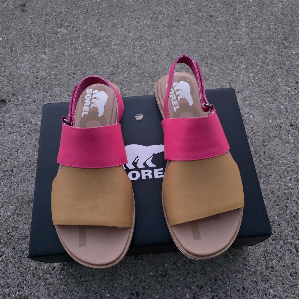 Sorel Women's Pink and Tan Size 7  Sandals - Picture 4 of 12